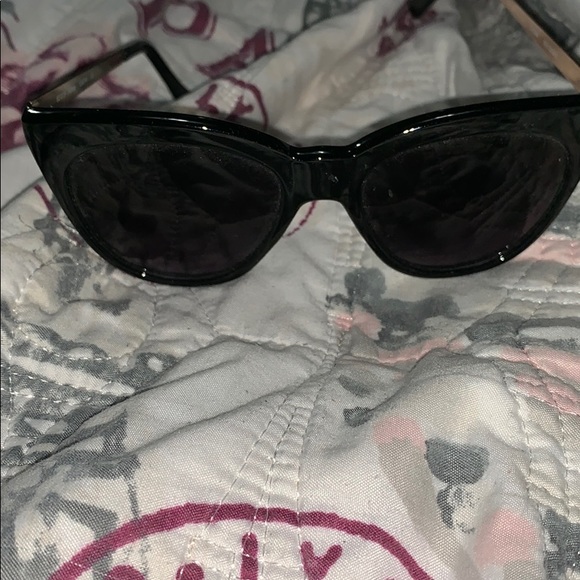 Sunglasses - Picture 1 of 3